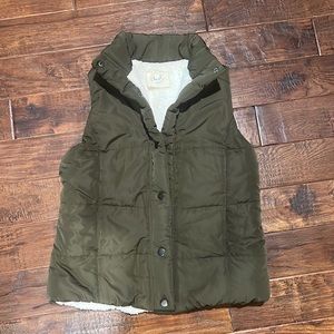 Ladies Fantastic Fawn Olive Green Puffy Sherpa Fitted Vest Large